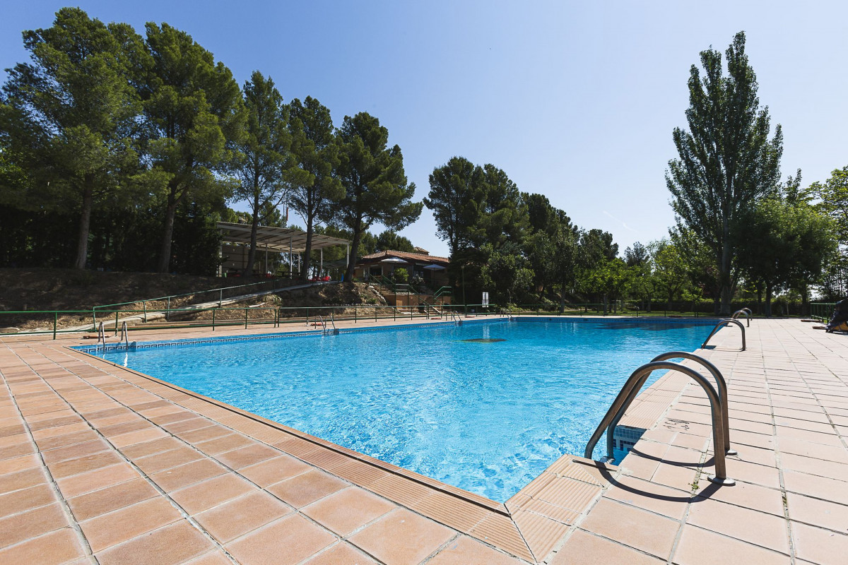 Las instalaciones deportivas de Azuara, en verano