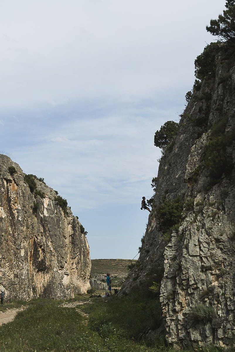 Practicando la escalada en la Foz de Zafrané