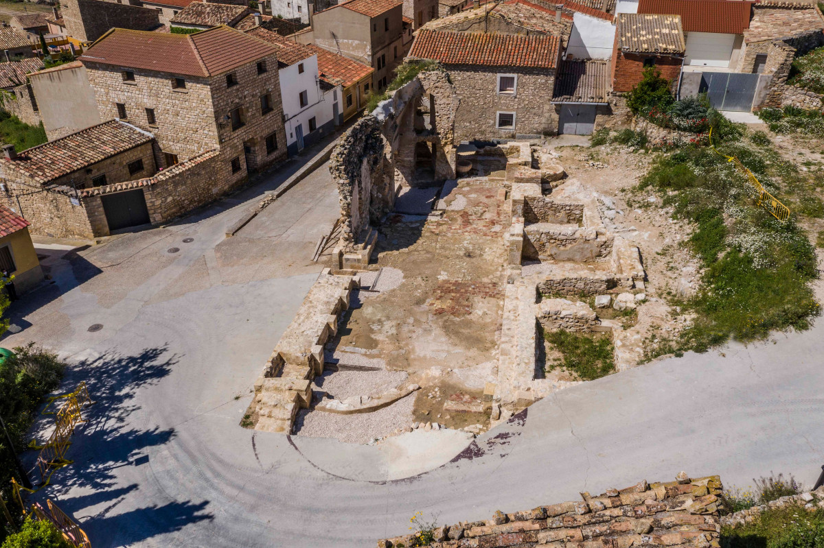 Los restos de la Iglesia de Nuestra Señora de los Villares, en Fuendetodos