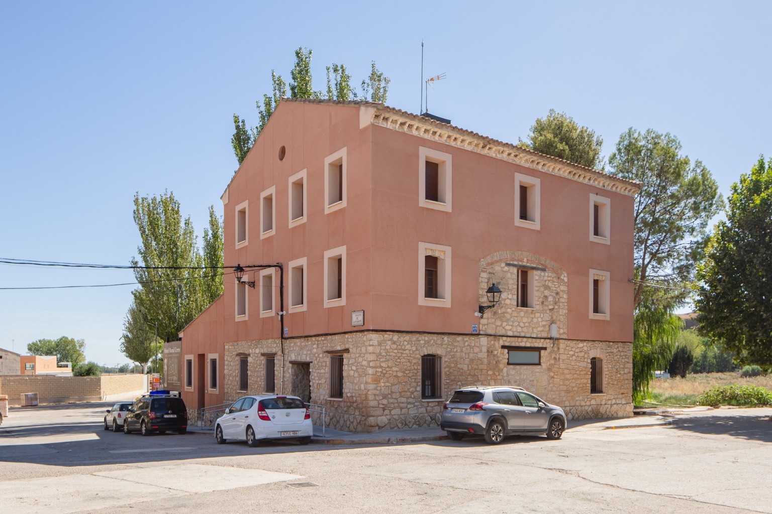 01-albergue-ceres-azuara-fachada