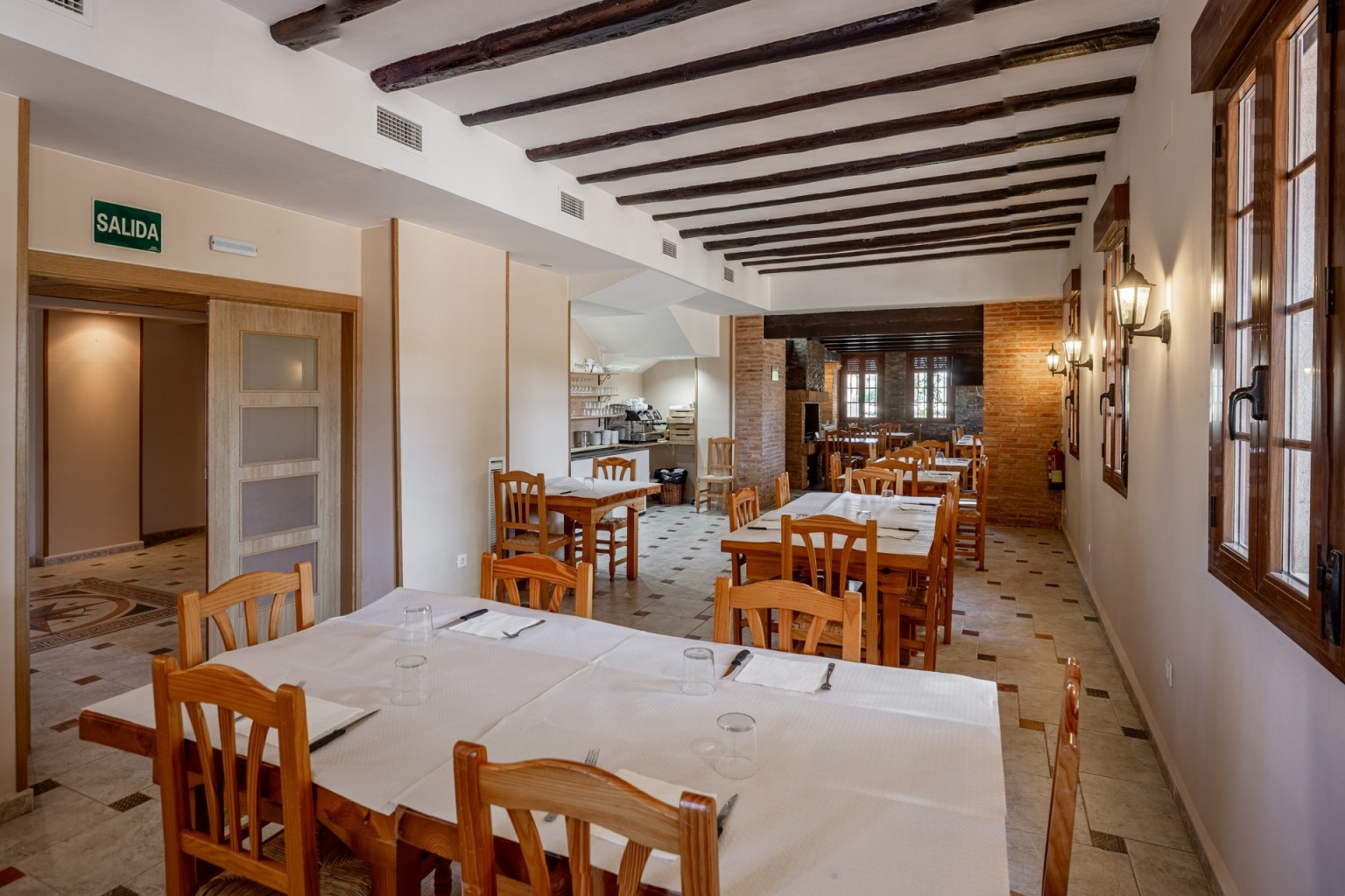 02-albergue-ceres-azuara-comedor