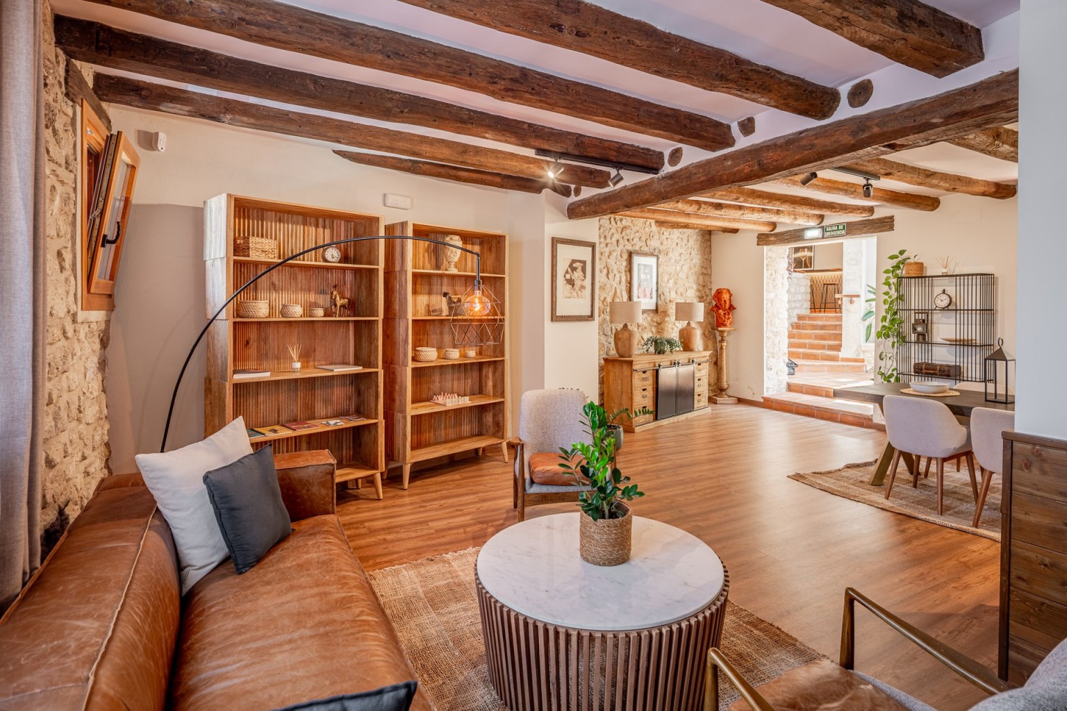 02-apartamentos-rurales-villa-de-goya-fuendetodos-salon