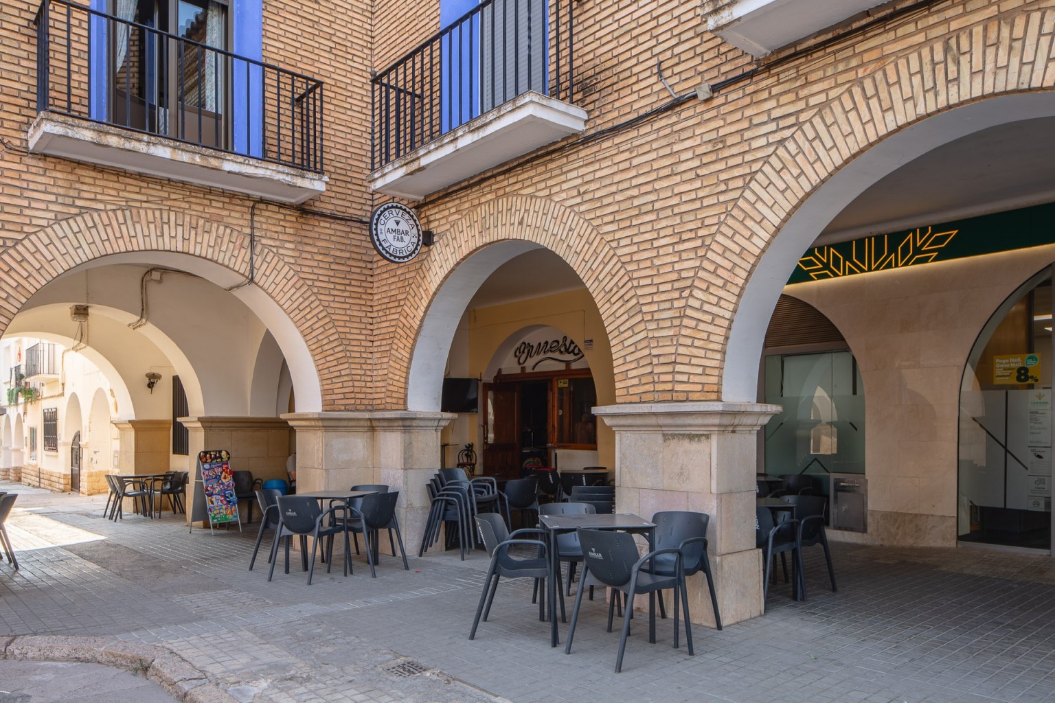02-bar-ernesto-belchite-terraza