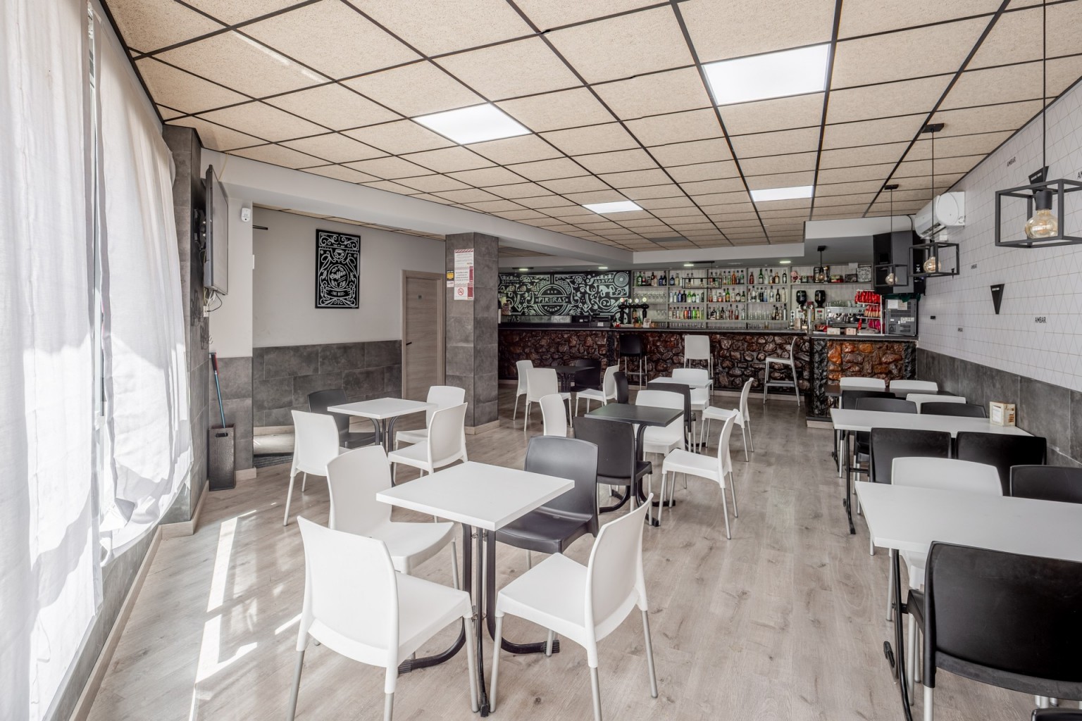 02-bar-pikeras-azuara-comedor