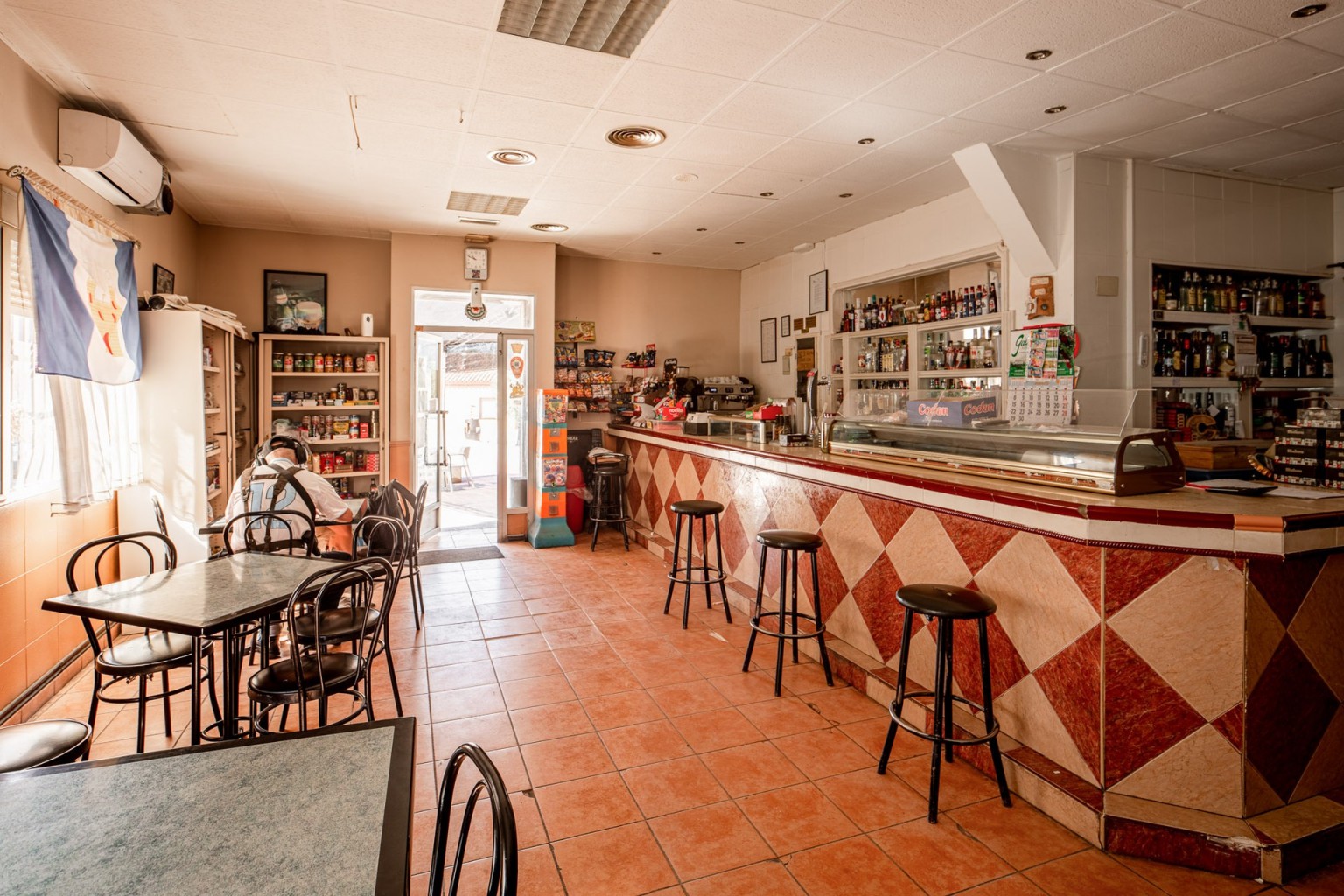 02-bar-restaurante-casa-perico-codo-barra-y-comedor