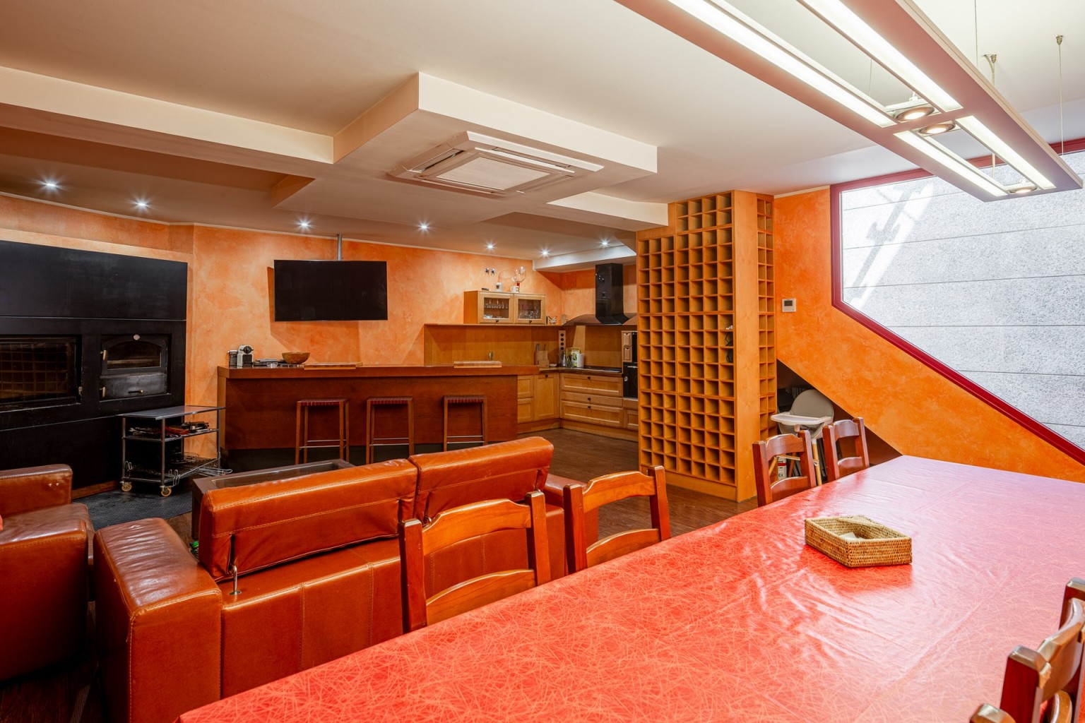 02-casa-rural-legus-belikiom-belchite-salon-comedor