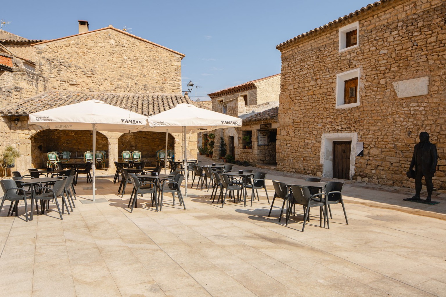 02-meson-la-maja-fuendetodos-terraza