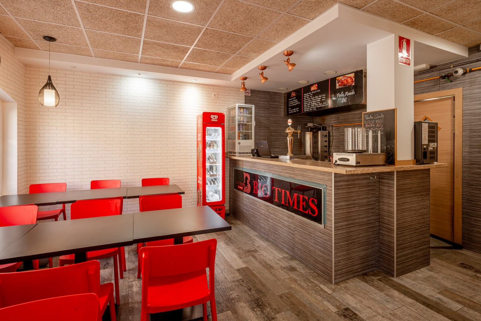 02-pizzeria-burger-big-times-belchite-interior
