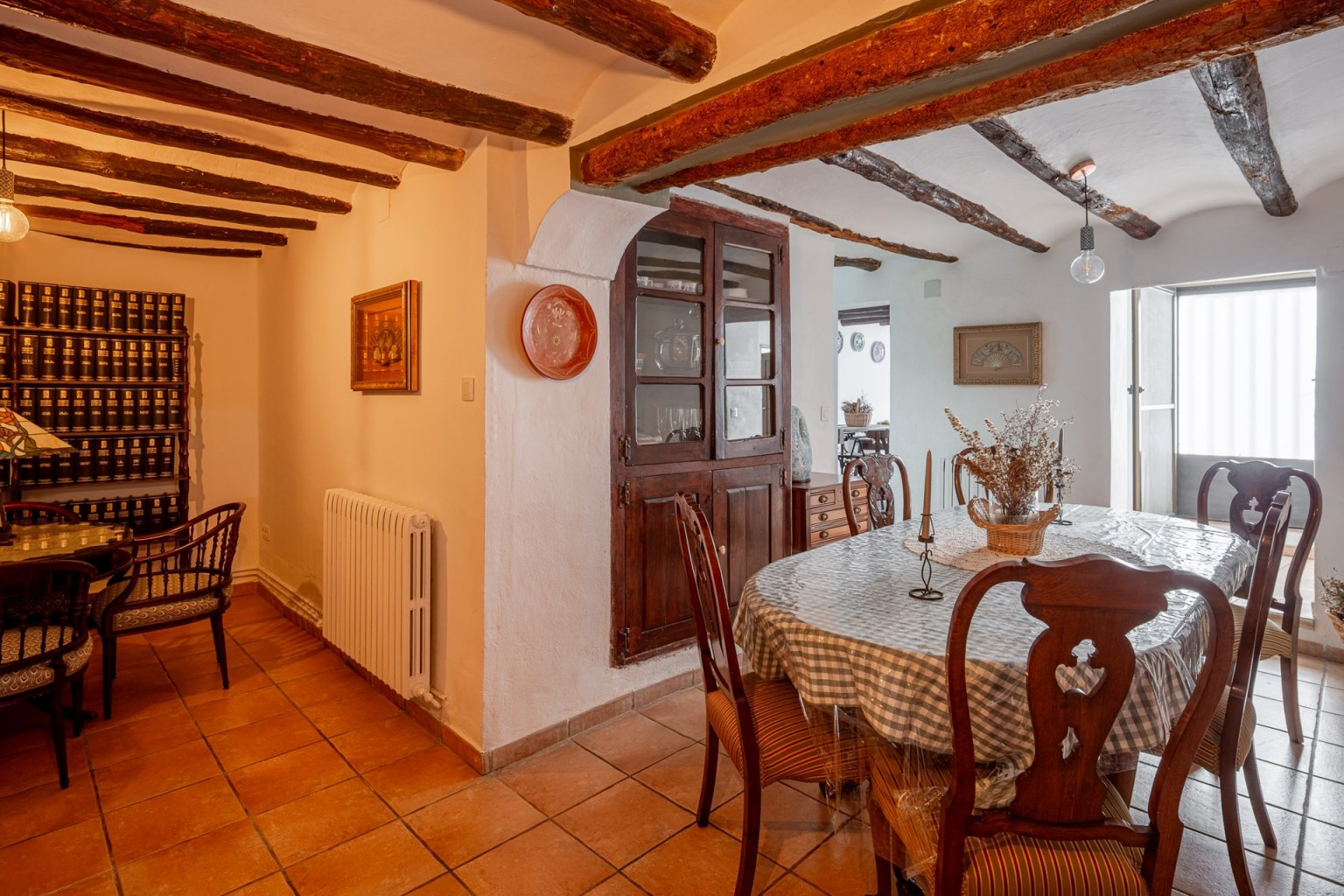03-casa-rural-casa-leles-lagata-salon-comedor