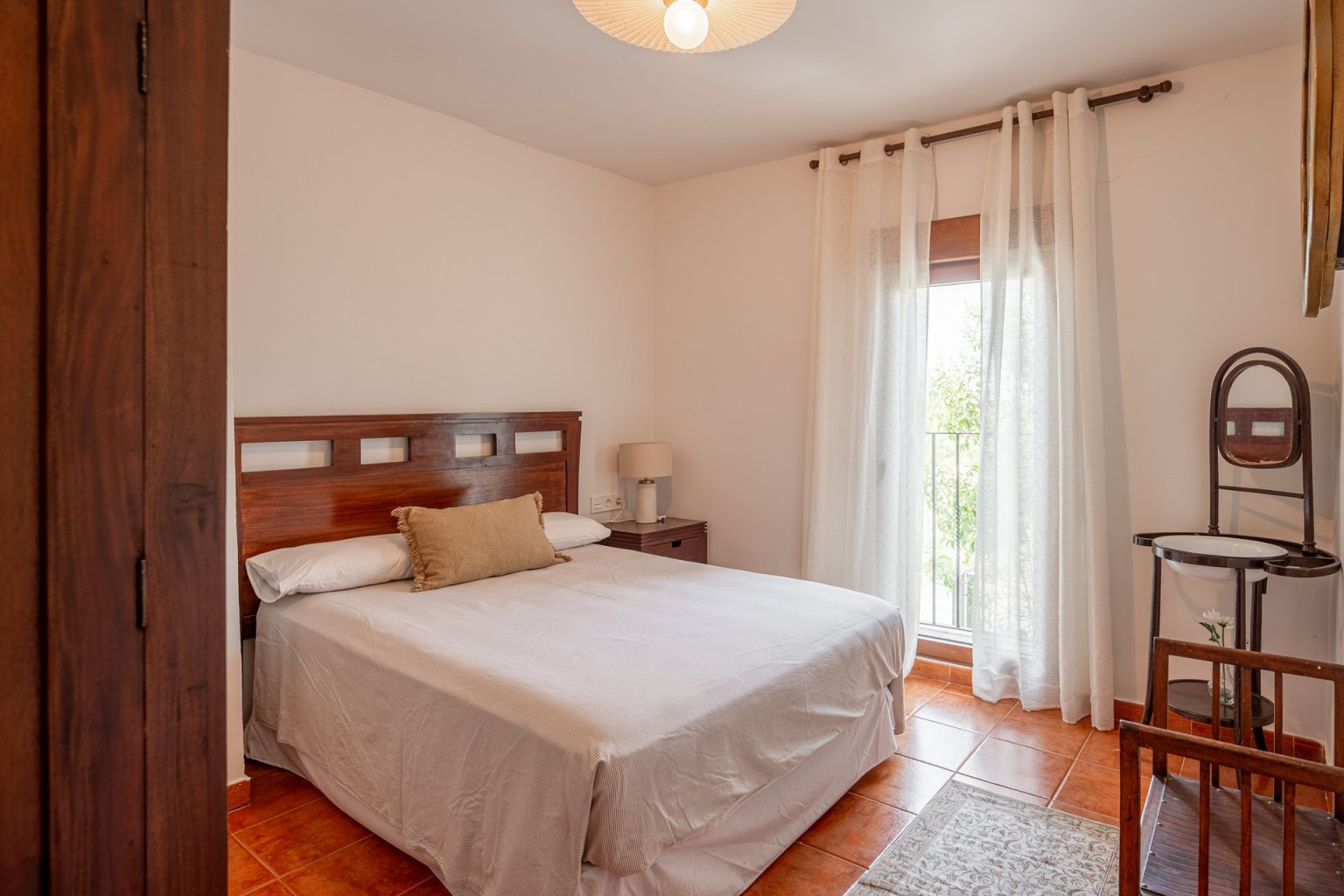 03-casa-rural-la-flor-del-azafran-lecera-dormitorio