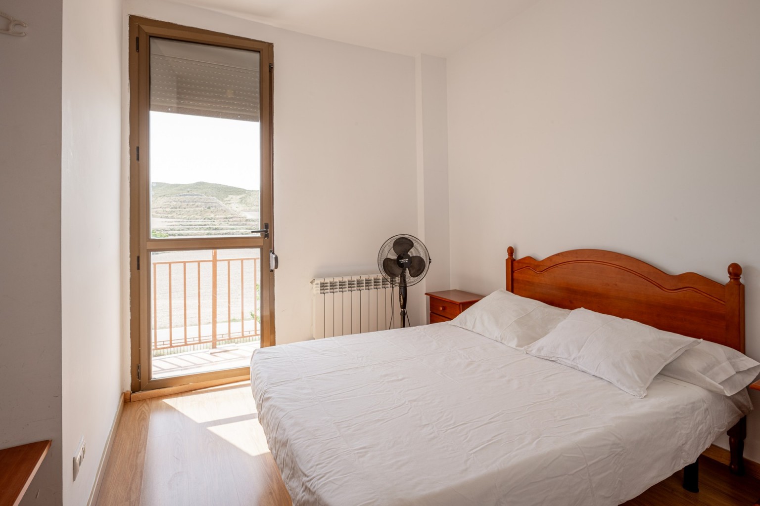 04-bar-albergue-valmadrid-valmadrid-dormitorio