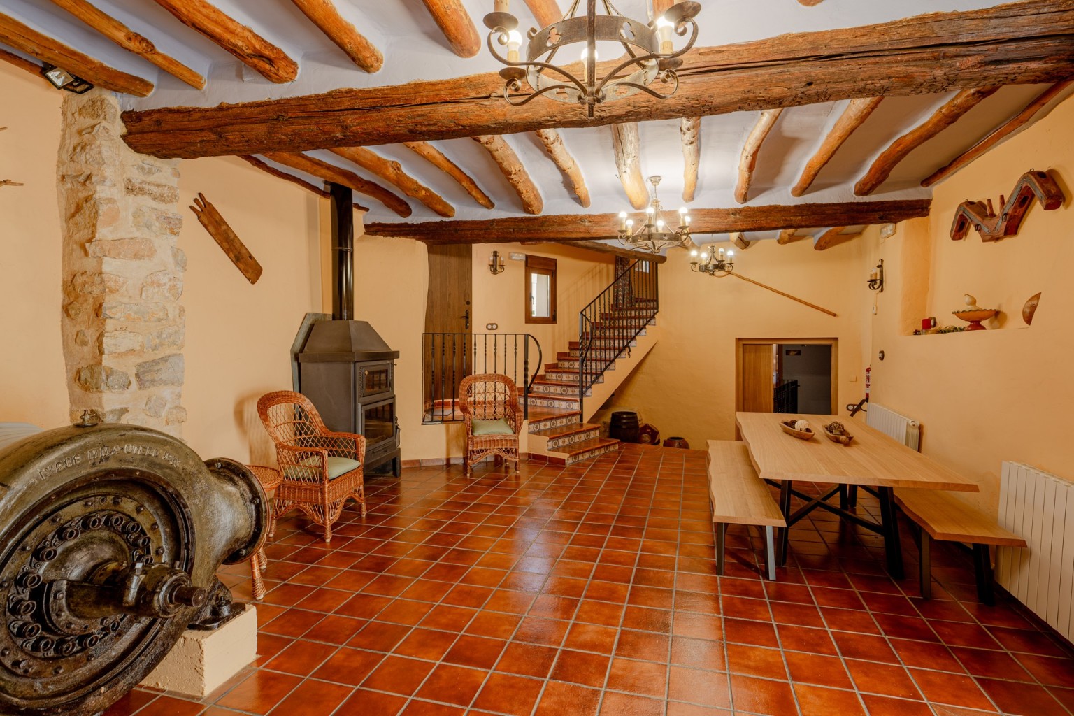 05-apartamentos-rurales-molino-alto-almonacid-de-la-cuba-salon-comun