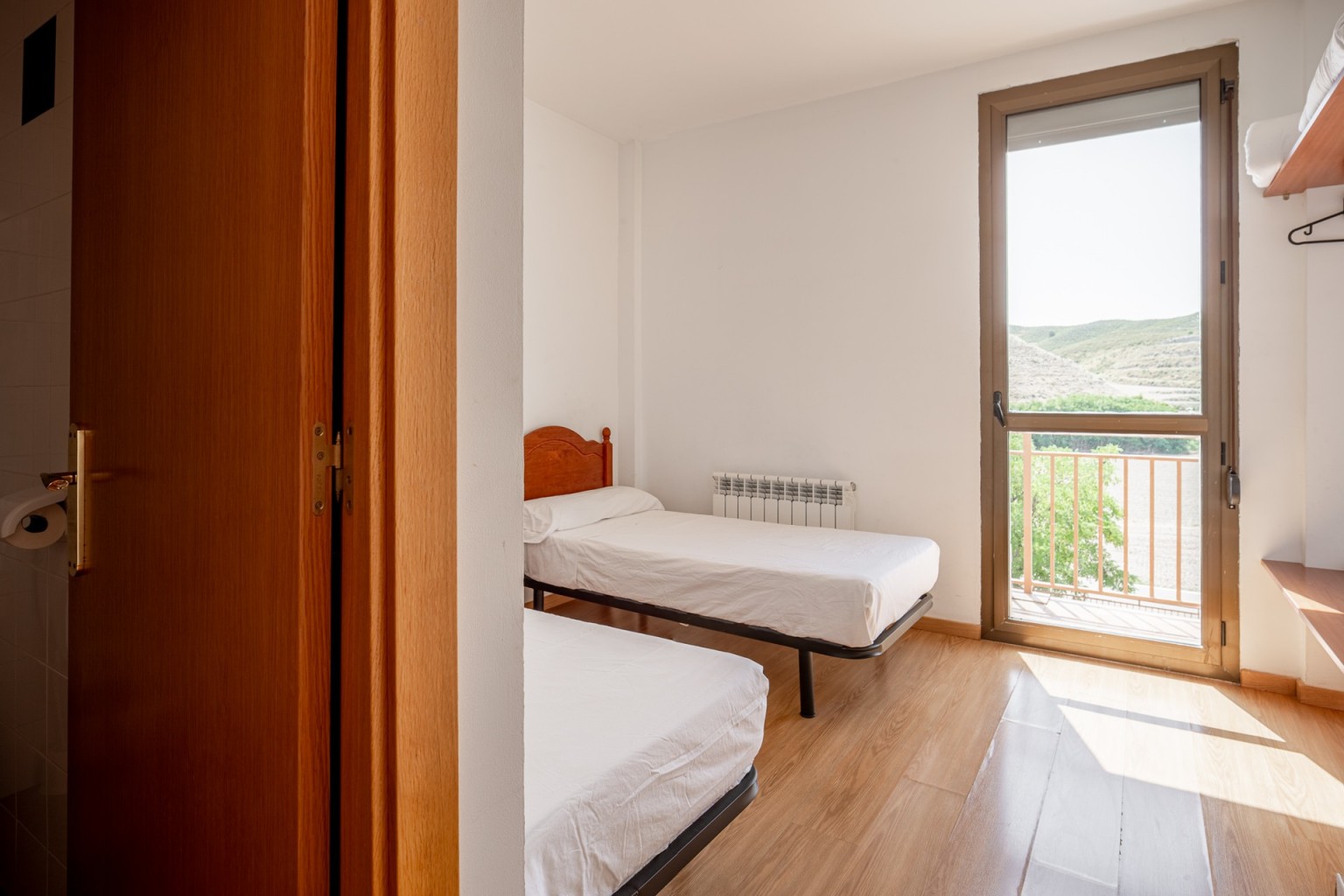 05-bar-albergue-valmadrid-valmadrid-dormitorio