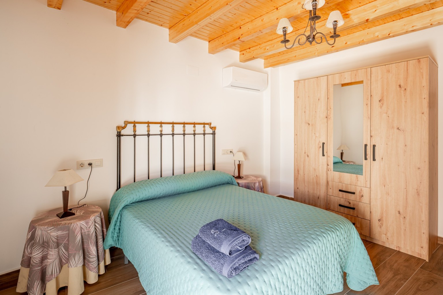 05-casa-marcelinas-samper-del-salz-dormitorio